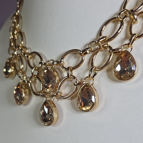 Paparazzi Gold Teardrop Necklace - Picture 3 of 7